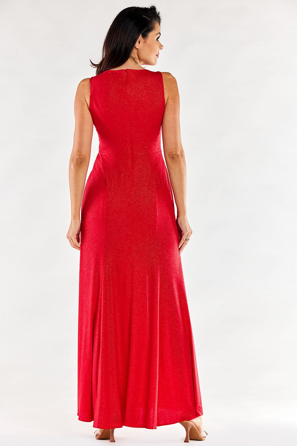 Elegant red long dress with a fitted design featuring two luxurious front slits, showcasing exquisite craftsmanship from Awama.