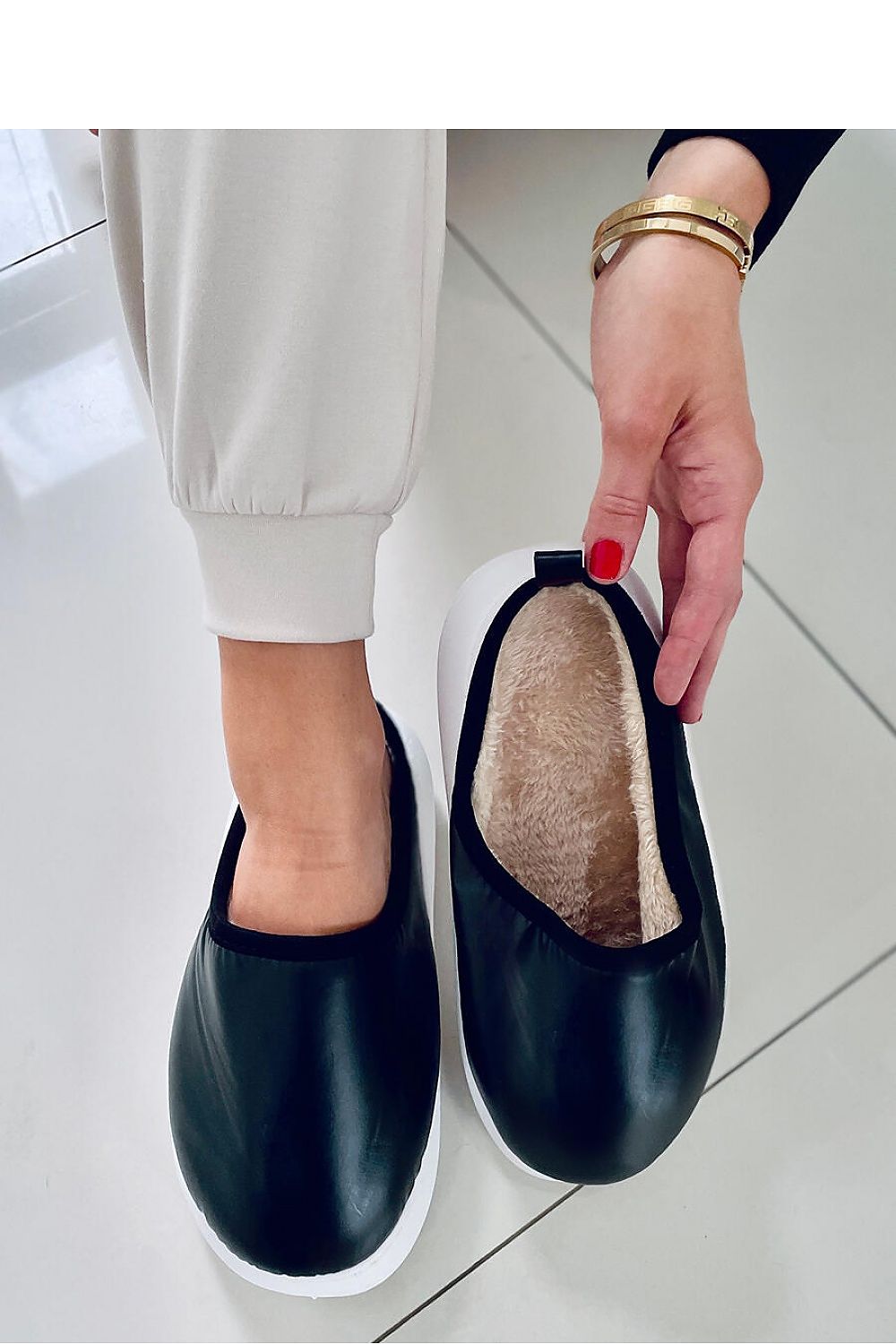  Slippers model 174501 Inello 