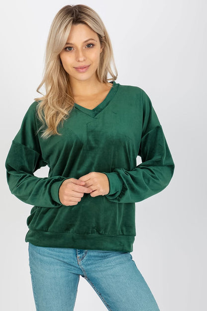 Luxurious women's velour sweatshirt in deep green, featuring a stylish heart neckline, perfect for everyday elegance.