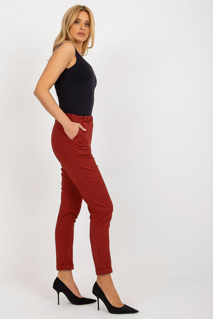 Close-up of Elegant Women's Lakerta Trousers displaying the elastic waistband and slip pockets, showcasing stylish comfort for the modern woman.
