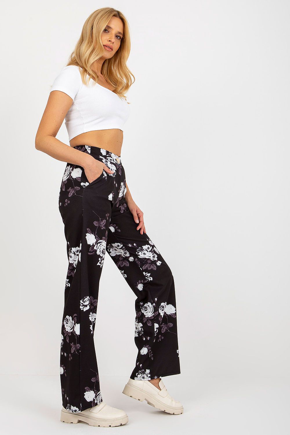 Close-up view of Elegant High-Waisted Women’s Wide-Leg Trousers by Lakerta, highlighting the premium cotton blend fabric and stylish wide-leg silhouette.