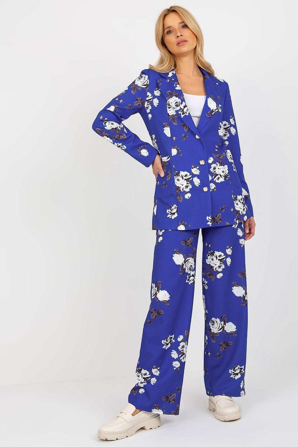 Elegant Long-Sleeved Women's Lakerta Jacket with Button Closure – Fully Lined Cotton Blend, front view showcasing the luxurious fabric and sophisticated design.