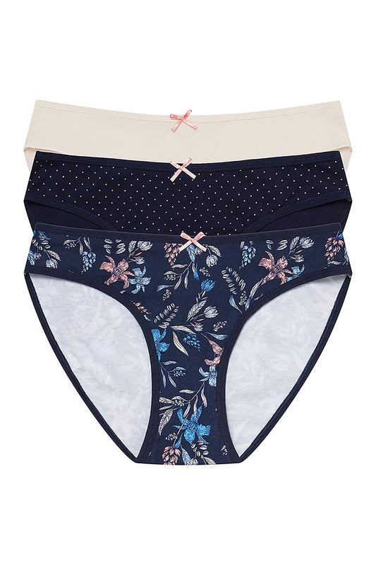 Luxurious Henderson Women's Cotton Panties available in chic colours, ideal for effortless comfort in a three-pack.