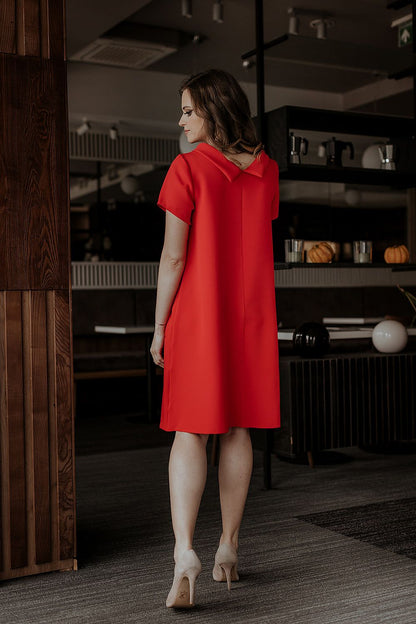 Size chart for the Tessita Jackie Kennedy collar daydress, detailing available sizes and measurements for perfect fit.