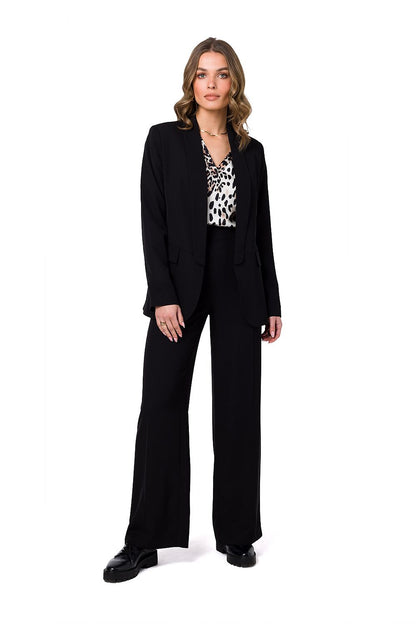Stylish black unbuttoned blazer from Stylove, elegantly paired with wide-leg trousers, perfect for a trendy office look.
