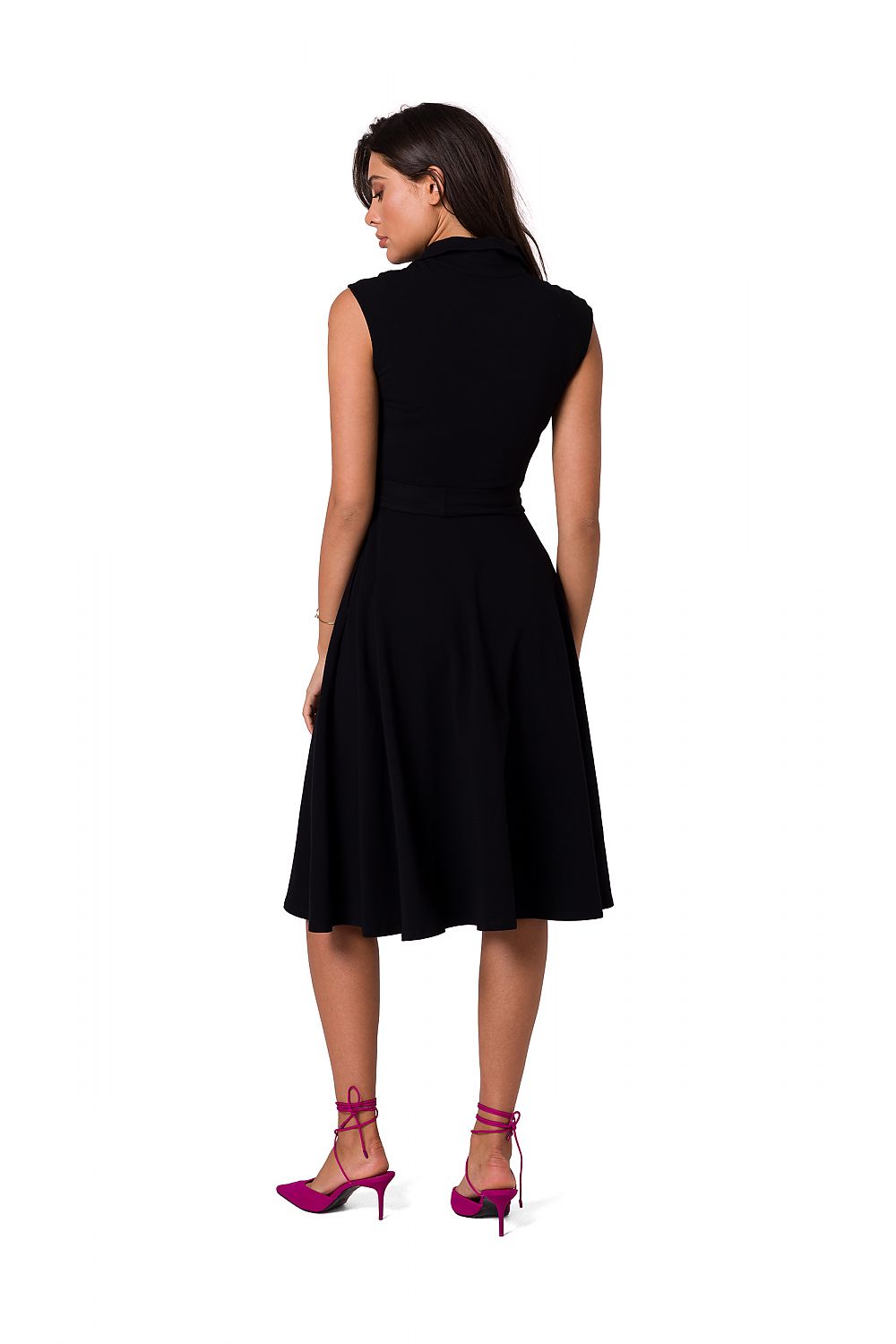Refined sleeveless daydress with collar and flowing silhouette in elegant black, showcasing a luxurious look, by BeWear.