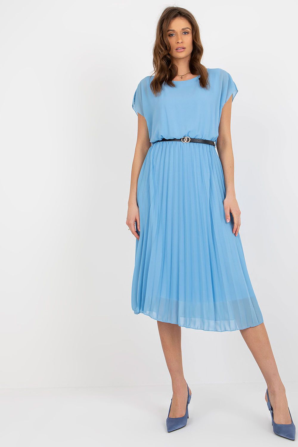 Elegant Italy Moda cocktail dress in soft blue featuring a pleated skirt and black belt, perfect for formal occasions. Model showcasing the dress with a natural pose.