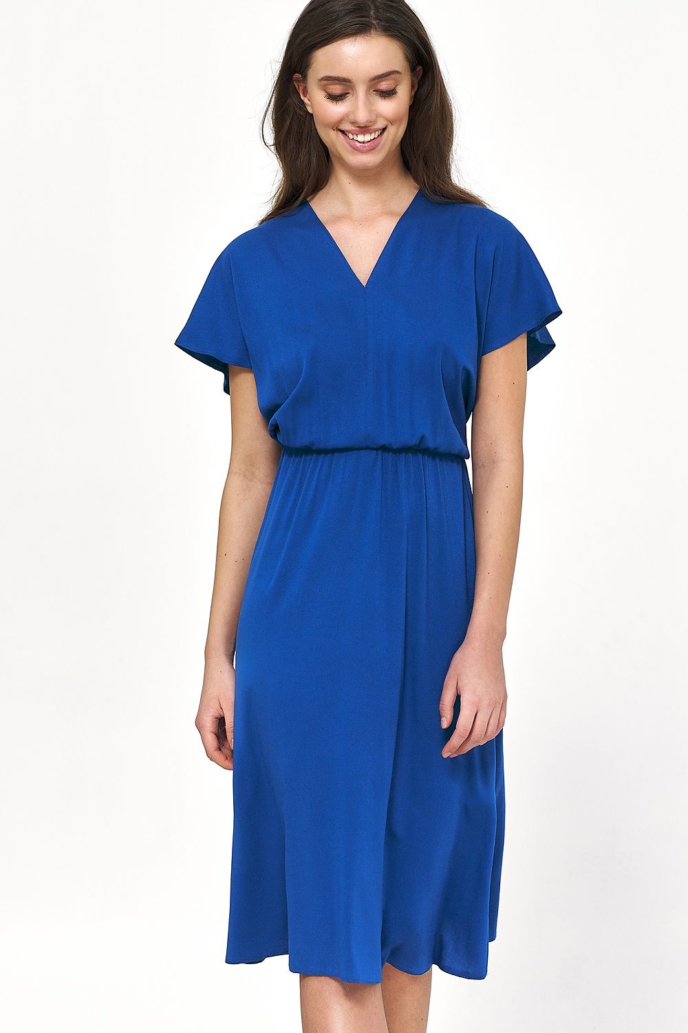 Elegant Nife viscose daydress in vibrant blue, featuring an envelope neckline and flutter sleeves, perfect for spring-summer outings.