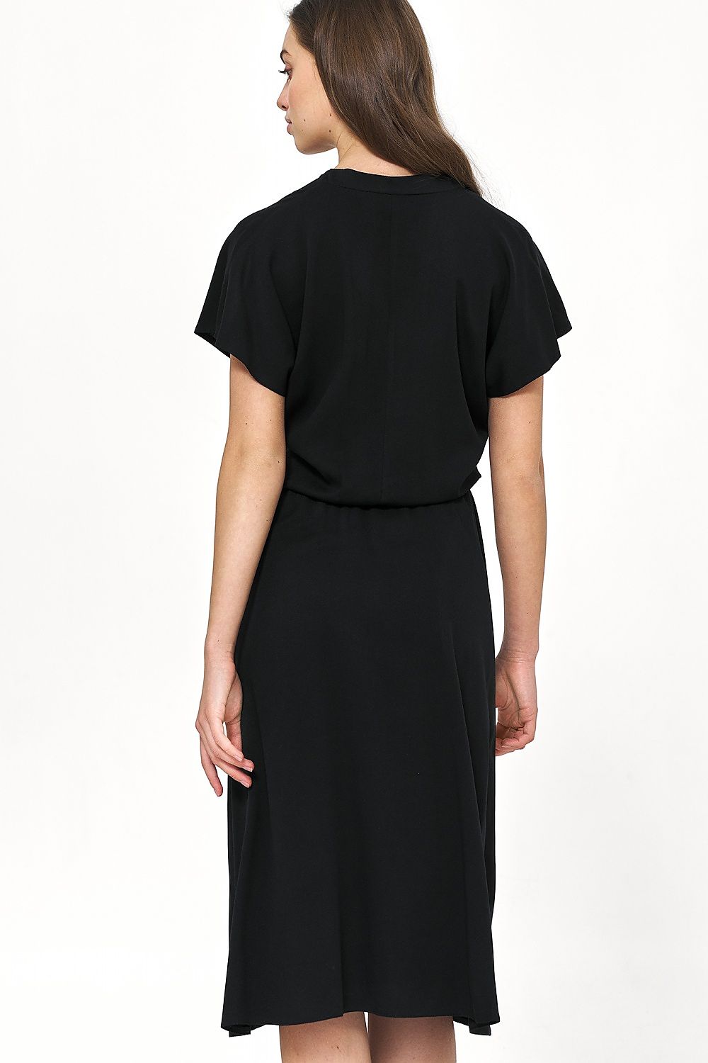 Back view of a luxurious black viscose daydress by Nife, designed for warm weather with a flattering silhouette.