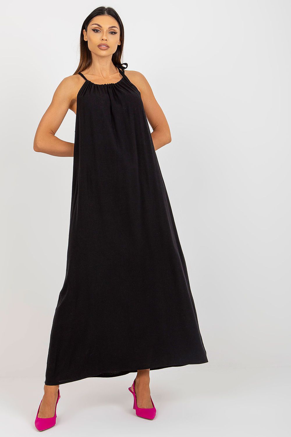 Elegant long summer dress by Och Bella, featuring a loose cut and tied straps, perfect for warm days.