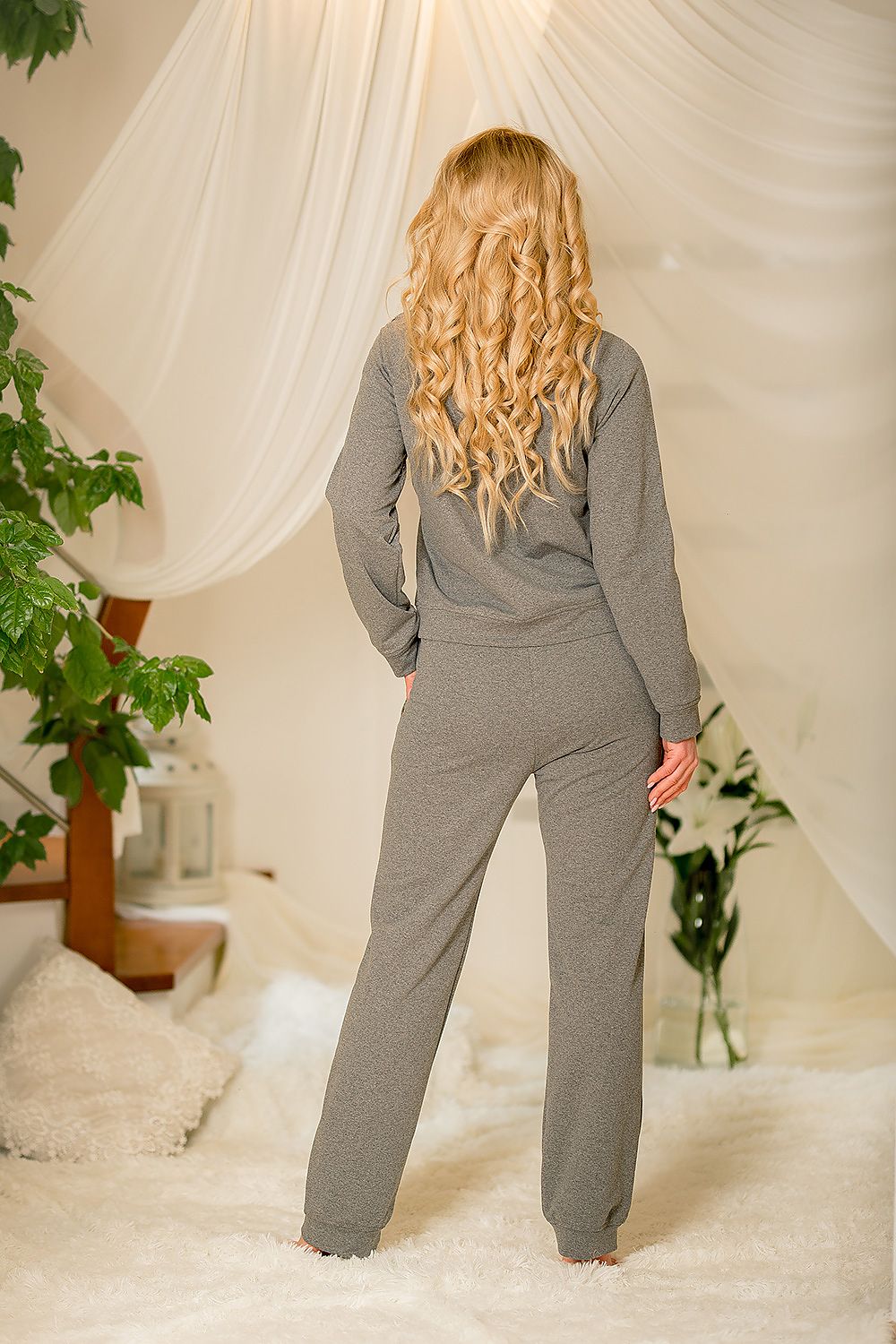 Close-up view of Kalimo Maio Sweatpants highlighting the premium cotton and spandex blend for superior movement.