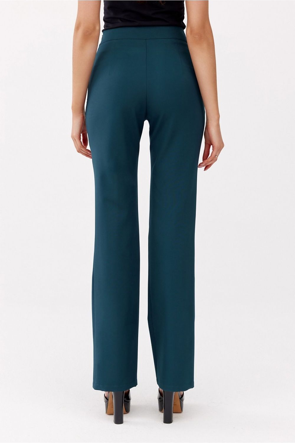 Elegant Roco Fashion Women's Straight Trousers in tailored fit, crafted from elastic polyester with stylish side pockets, perfect for a sophisticated look.