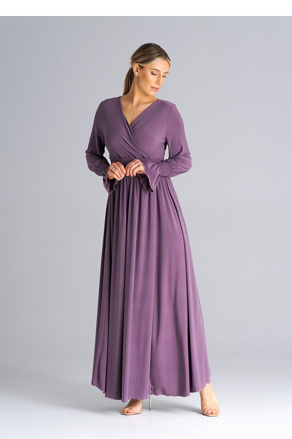 Back view of Figl Elegant Maxi Dress, demonstrating its elegant design and refined fit, ideal for glamorous evenings.