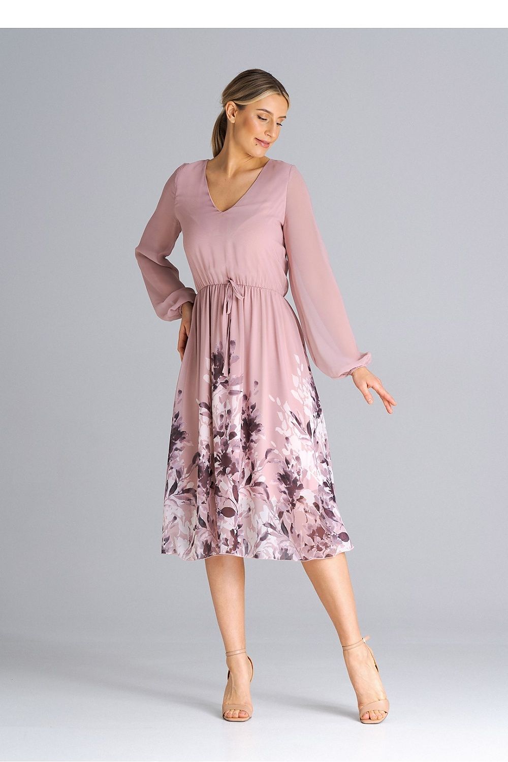 Versatile Figl Elegant Flared Daydress featuring a cheeky neckline, ideal for sophisticated casual outings.