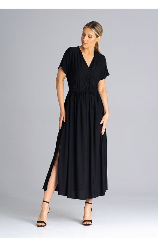 Stylish Figl daydress with a crinkled waist design highlighting comfort and sophistication.