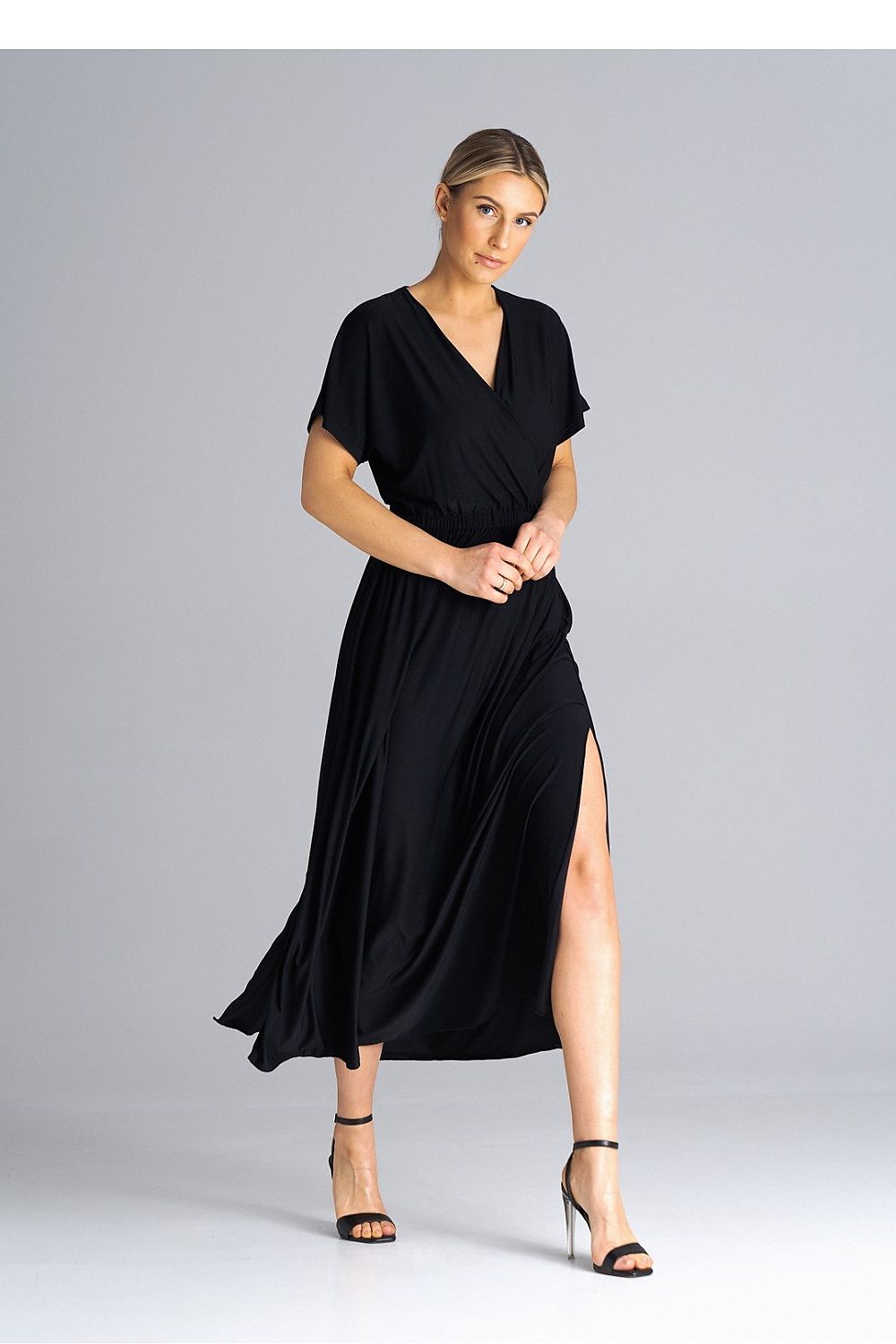 Elegant Figl daydress featuring a stylish overlapping neckline and drooping sleeves, perfect for upscale occasions.