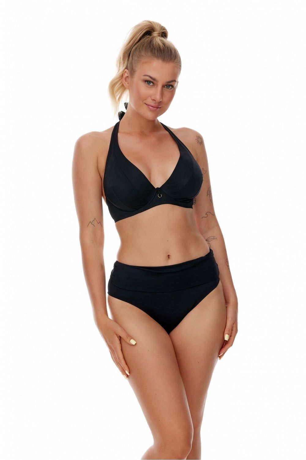 Luxury black high-waisted swimming panties by Lupo Line featuring a crinkled back, designed to flatter and conceal imperfections, suitable for EU sizes 36-44.