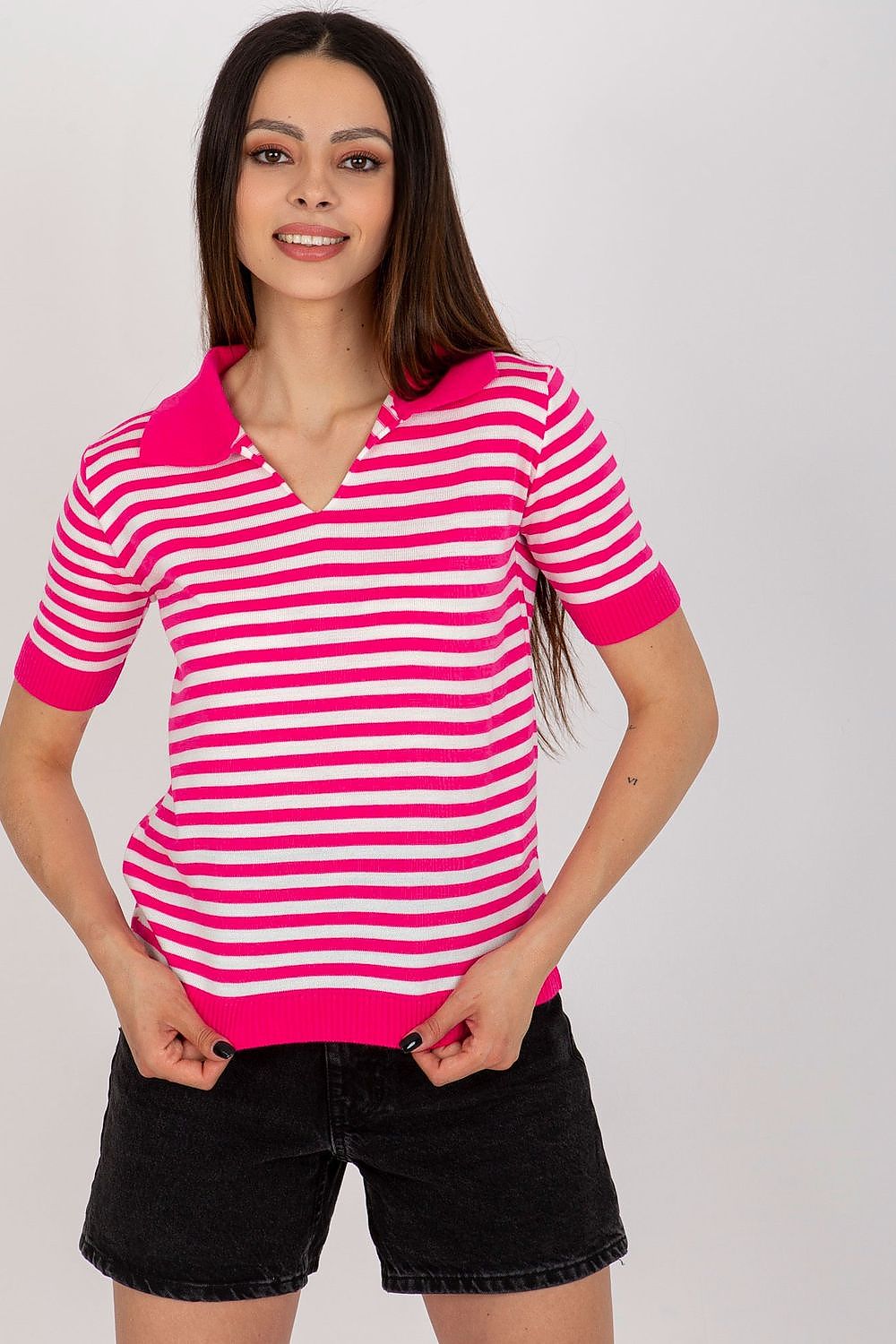 Badu luxury striped knitted blouse in elegant design, made from 70% acrylic and 30% wool, featuring short sleeves and a stylish collar for a sophisticated look.