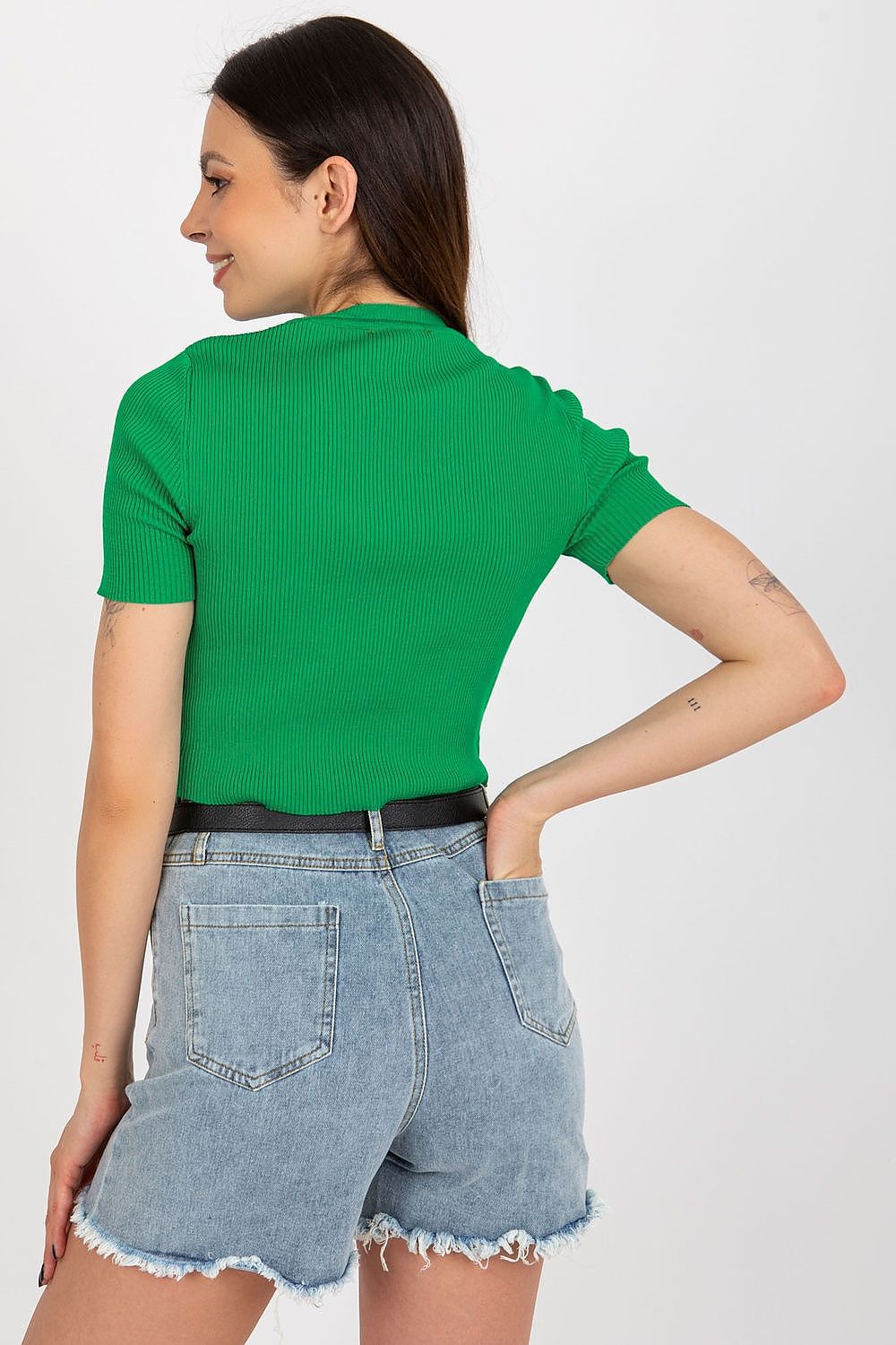 Elegant Badu women's short ribbed blouse featuring a refined round neckline and short sleeves, perfect for a chic daytime look.