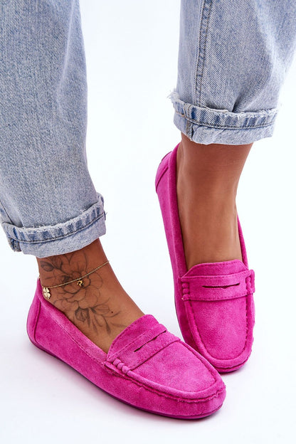Step in Style's luxury women's moccasins, designed in soft eco-suede with a beautiful front strap, ideal for everyday elegance.