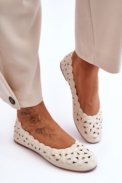 Side view of women's ballet flats by Step in Style, highlighting the 0.5 cm heel and elegant openworked design perfect for warm weather outings.