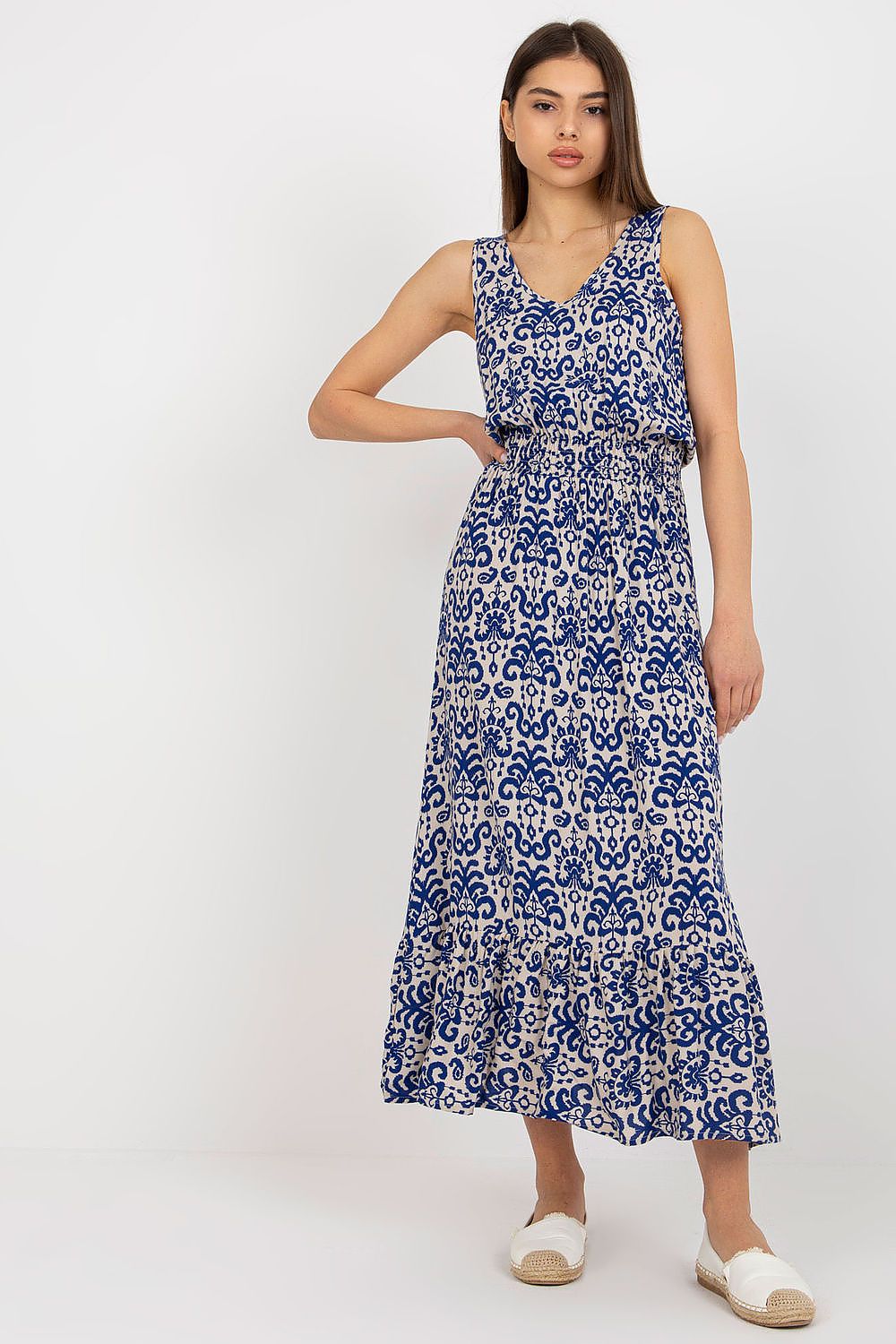 Elegant long summer dress by Fresh Made featuring thick straps and a heart neckline, perfect for stylish summer outings.