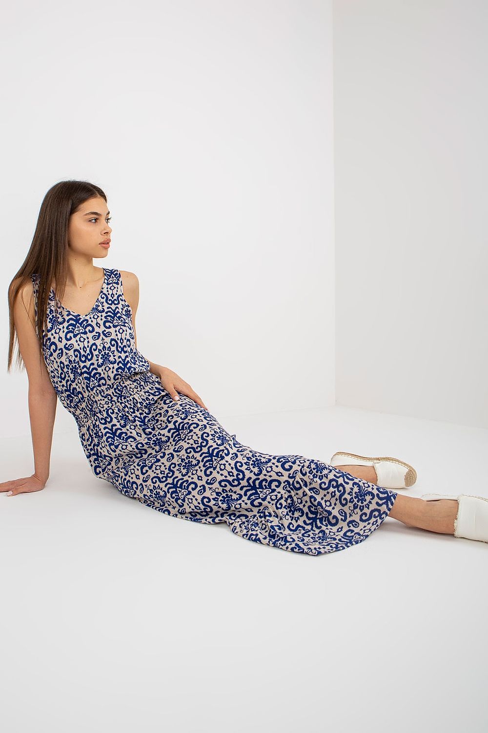 Close-up view of the heart neckline and thick straps on the Fresh Made elegant summer dress, showcasing its luxurious design.