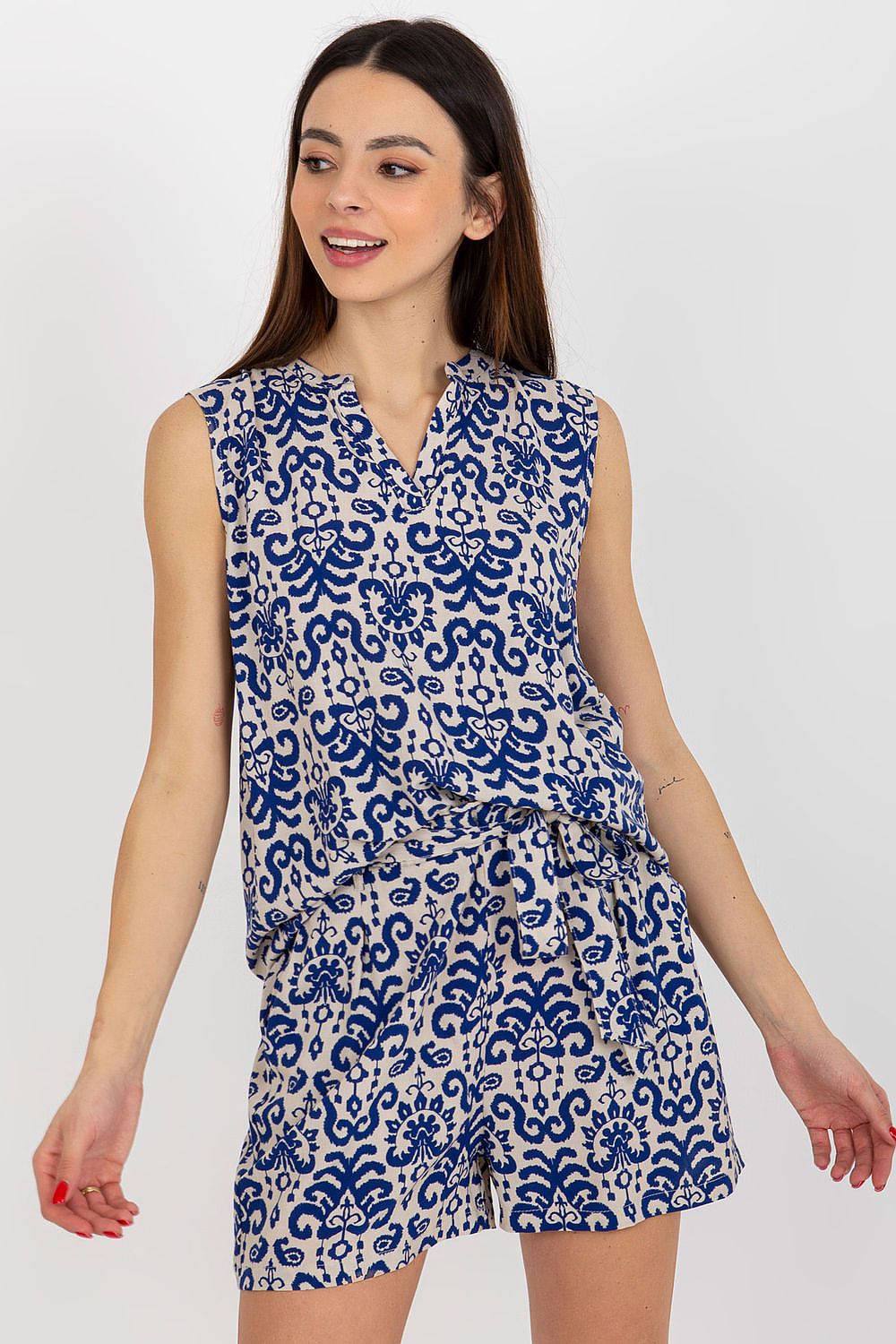 Fresh Made blouse in luxurious patterned viscose fabric, ideal for an elegant summer look.