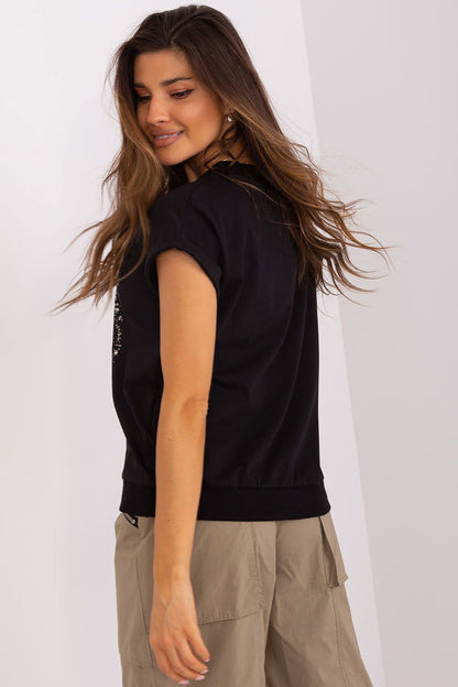 Luxurious cotton blouse by Rue Paris, showcasing a round neckline and stylish short sleeves for a refined appearance.