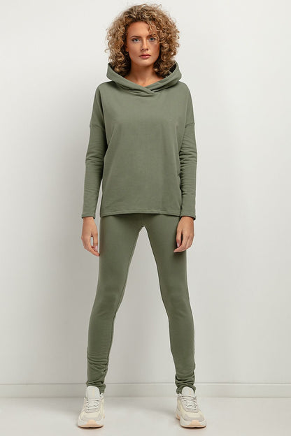 Tessita Women's Long Sweatshirt Knit Leggings featuring OEKO-TEX Certified fabric, designed with a wide waistband for optimal comfort and a flattering fit, perfect for sporty looks in autumn.