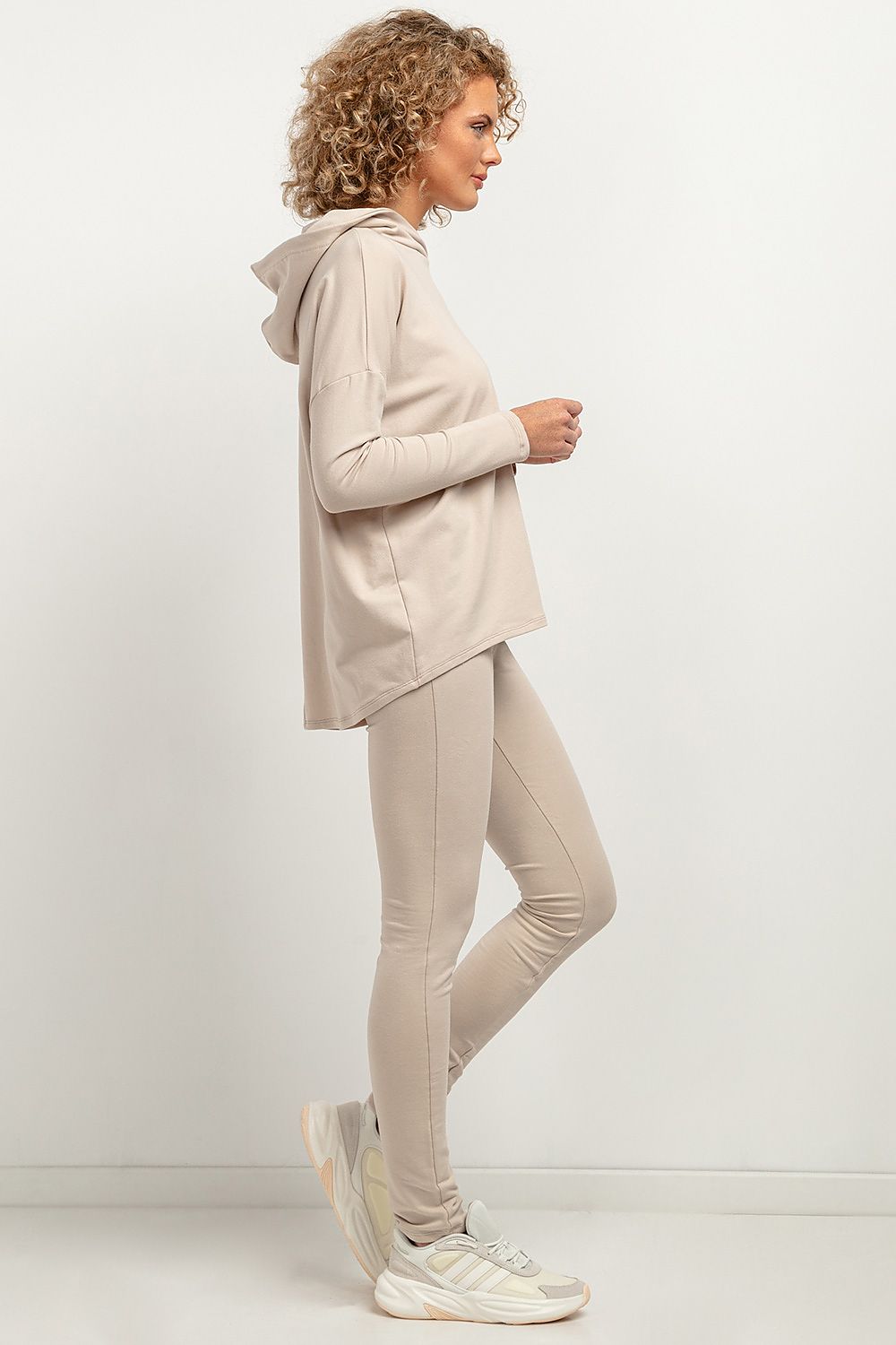 Tessita Women's Long Sweatshirt Knit Leggings styled elegantly, showcasing the wide waistband for a luxurious fit.