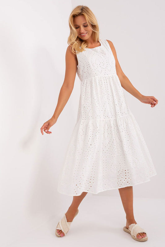 Elegant Och Bella sleeveless openwork summer dress featuring a round neckline, crafted from 100% cotton for a refined and luxurious feel, perfect for summer occasions.