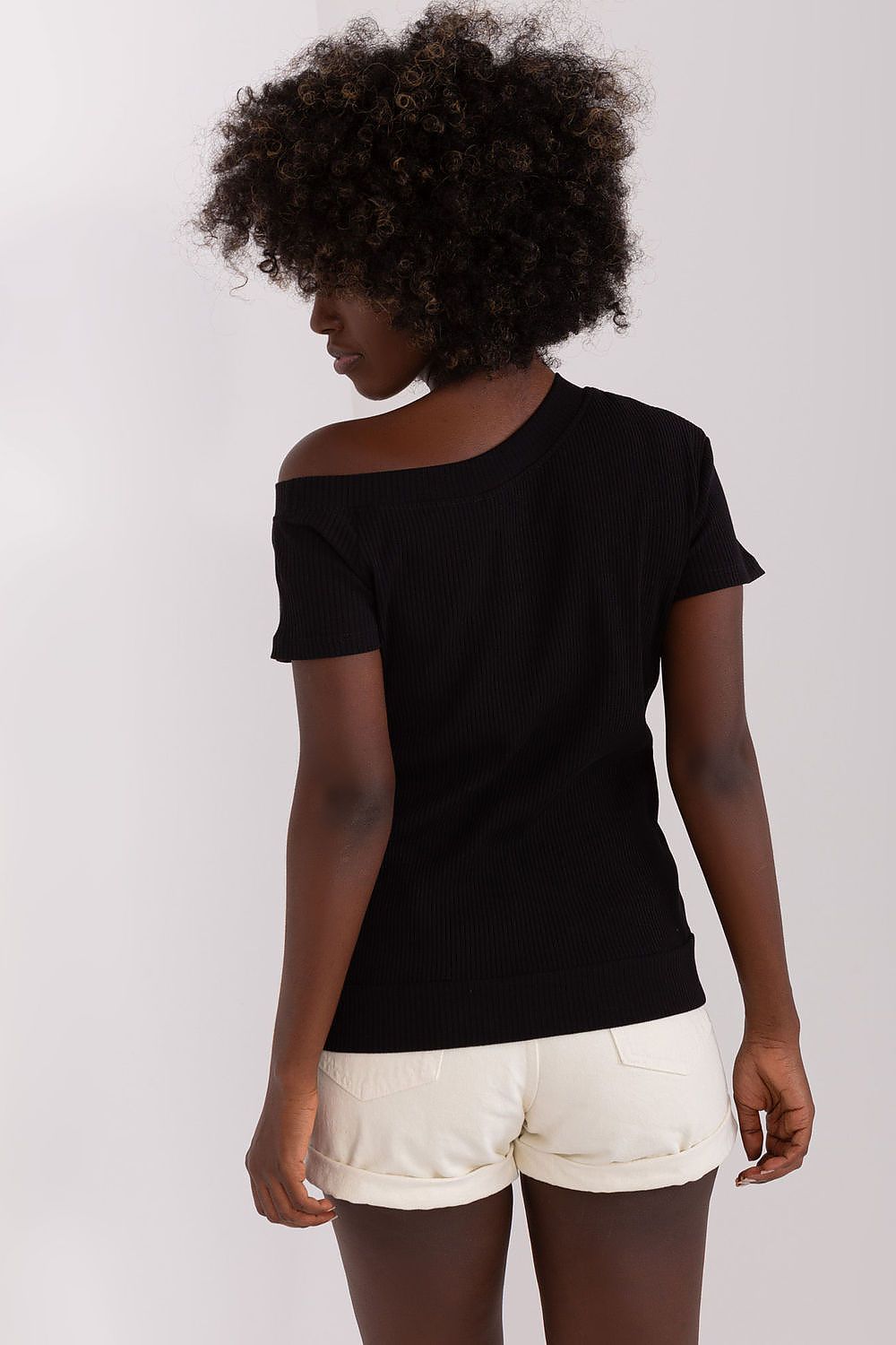 Stylish display of the fitted short sleeve blouse by Relevance, highlighting its elegant cut and soft texture in a chic design for EU size 0.