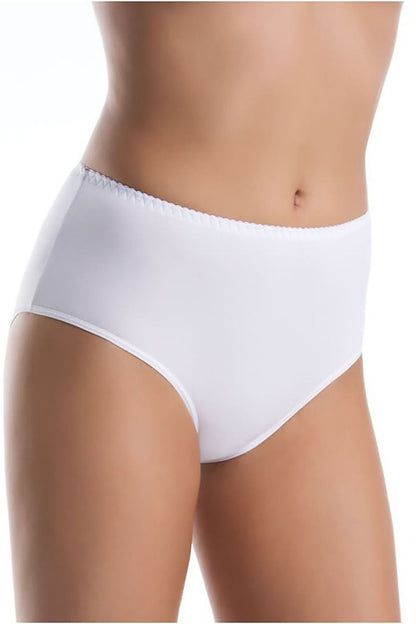 Teyli eco-friendly bamboo panties in elegant white, designed for exceptional comfort and everyday wear, lightweight and bacteria-resistant.