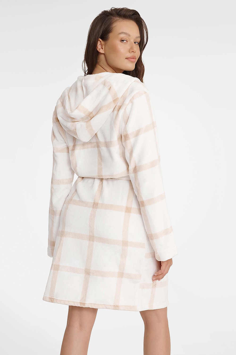 Elegant Henderson women's bathrobe design with a cozy hood, functional pockets, and a chic waist tie, perfect for lounging in luxury. Made from 100% polyester and offered in sizes S to XXL.