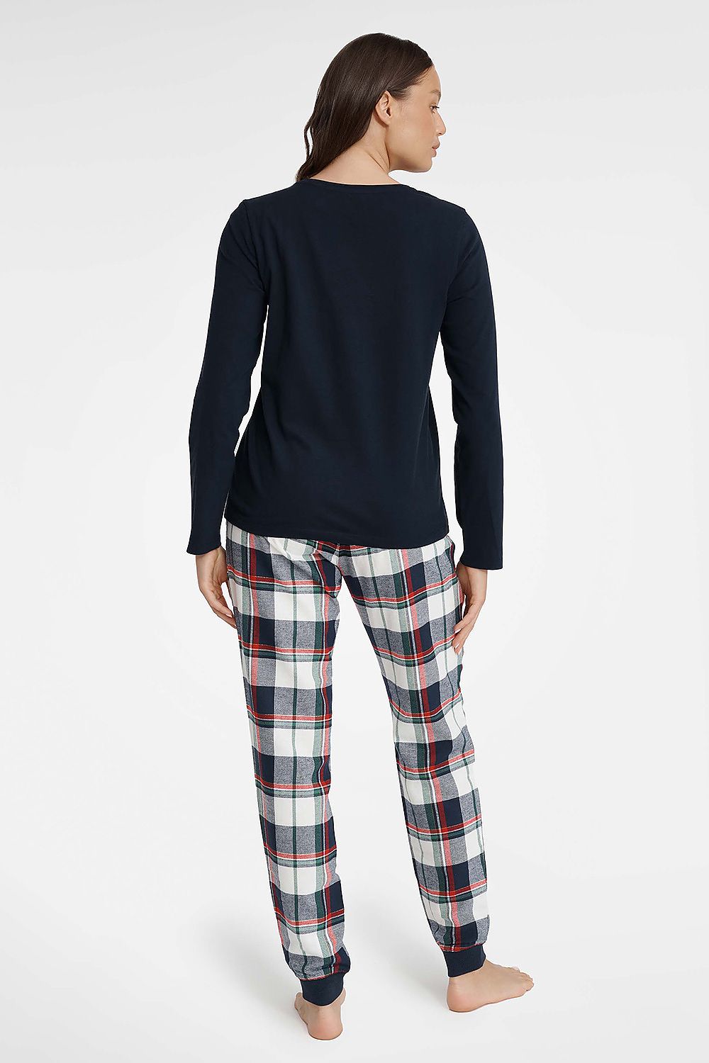 Stylish Henderson Women's 100% cotton navy blue pyjamas, showcasing elegance with long sleeves and comfortable loose-fitting pants for ultimate comfort.