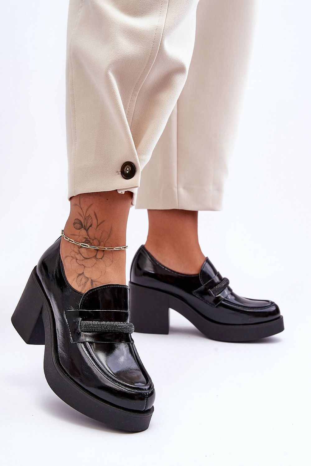 Elegant women's heeled half shoes by Step in style, showcasing a chic design, padded heel counter, and a custom fit with elastic band.