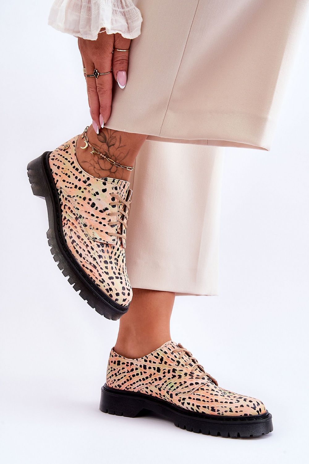 Elegant Maciejka Classic Women's Handmade Half Shoes showcasing natural leather and innovative Air Cushion System, crafted by Step in Style for ultimate comfort and stability.