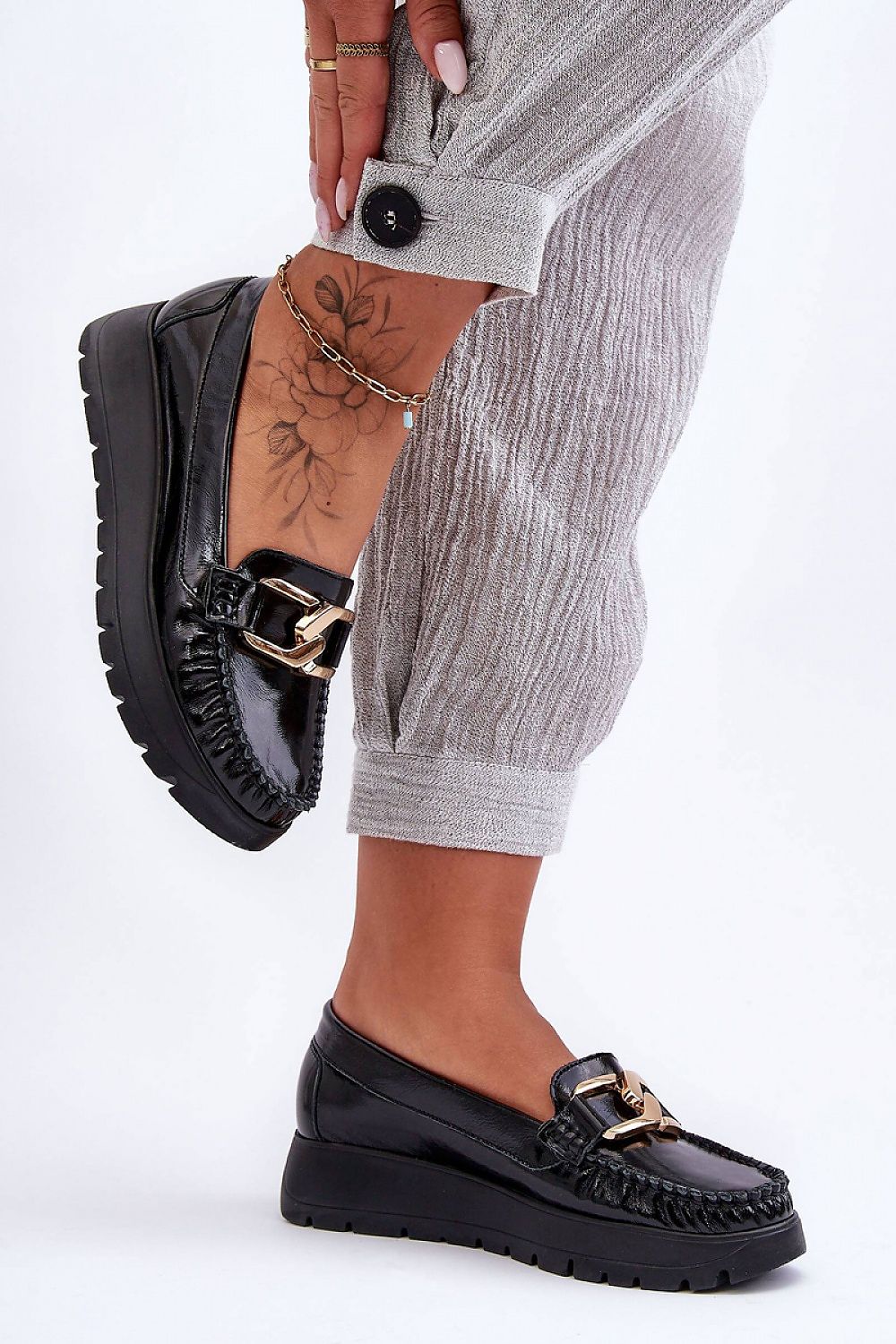 Chic women's moccasin shoes by Step in Style, designed with a 3.5 cm heel and a decorative front, ideal for both casual and semi-formal occasions.