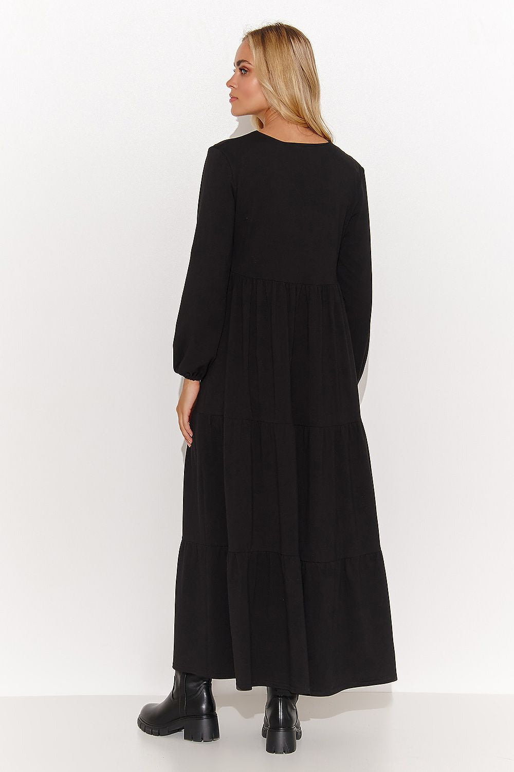 Sophisticated Makadamia oversized daydress featuring a mocha hue, heart neckline, and eye-catching tinsel detail for a fashionable yet comfortable ensemble.