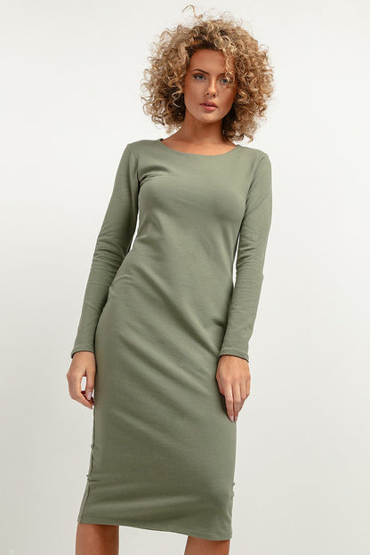 Elegant Tessita fitted midi dress in soft knit featuring a boat neckline, perfect for creating stylish looks.