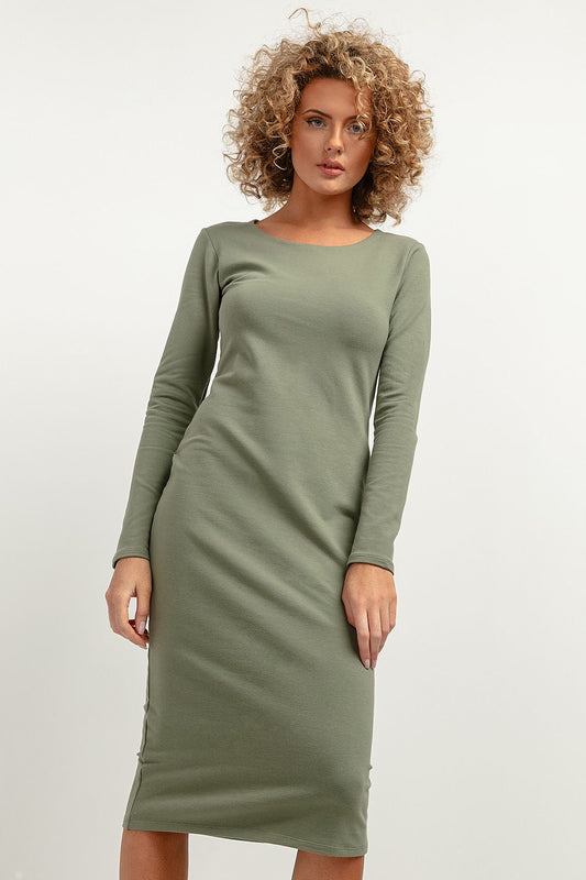 Elegant Tessita fitted midi dress in soft knit featuring a boat neckline, perfect for creating stylish looks.