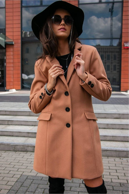 Roco Fashion Women's Tailored Single-Breasted Coat with practical pockets, demonstrating a blend of functionality and high-end fashion.