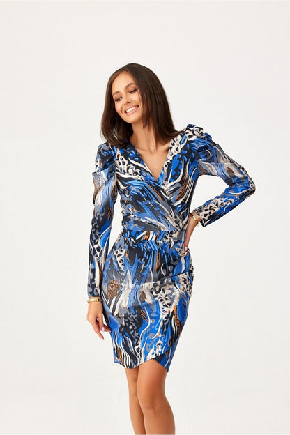 Stylish presentation of the Roco Fashion daydress, demonstrating its versatility for both sporty and evening styles with elegant accessories.