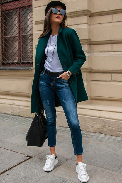 Roco Fashion's sophisticated single-breasted coat, highlighting its classic collar and tailored fit, designed for timeless elegance in women's fashion.