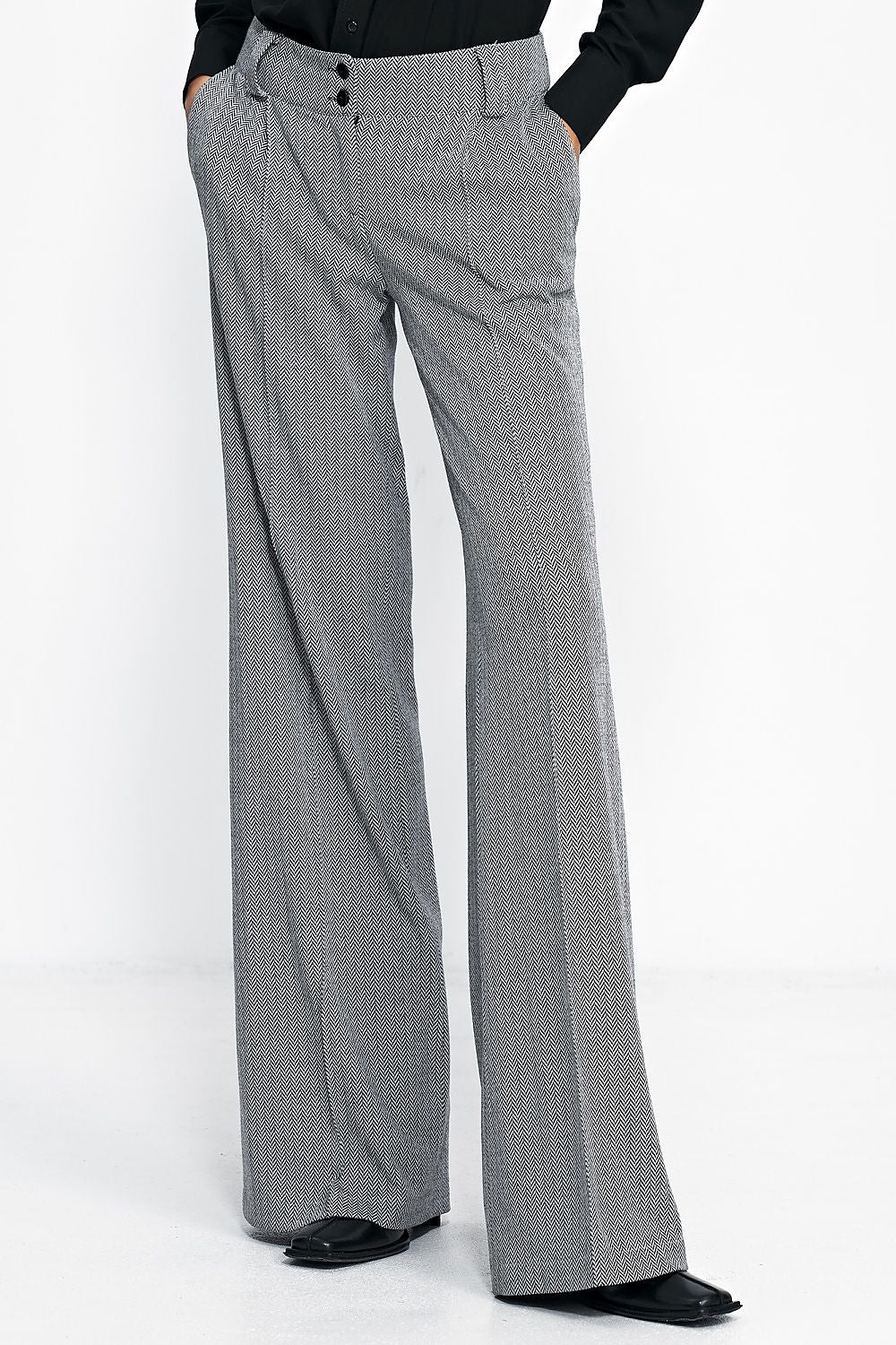 Stylish Nife wide leg trousers with a flattering high waist, crafted from premium quality fabric, perfect for effortlessly chic outfits.
