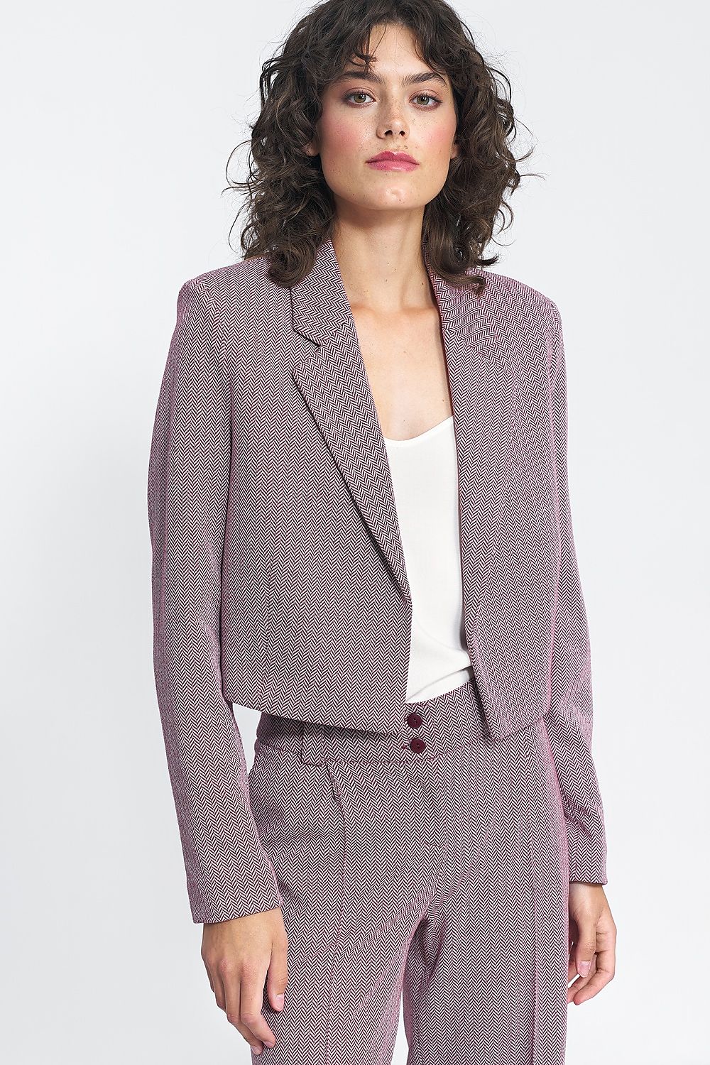 Nife Women's Luxurious Short Versatile Jacket in elegant neutral colour, perfect for office or casual styling.