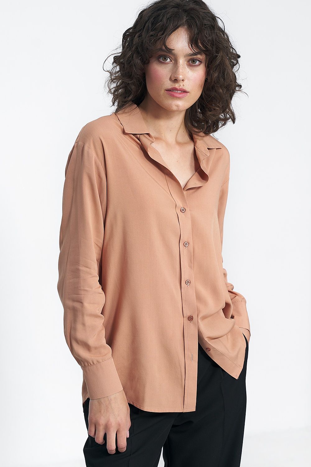 Close-up of Nife's Luxury Long Sleeve Blouse collar, featuring soft 100% viscose material in sophisticated muted tones.