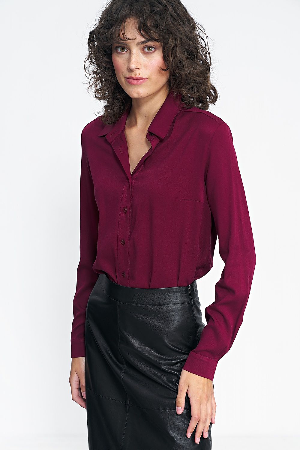 Chic burgundy long sleeve shirt by Nife, crafted from 100% viscose fabric, exuding luxury and comfort, perfect for stylish ensembles.