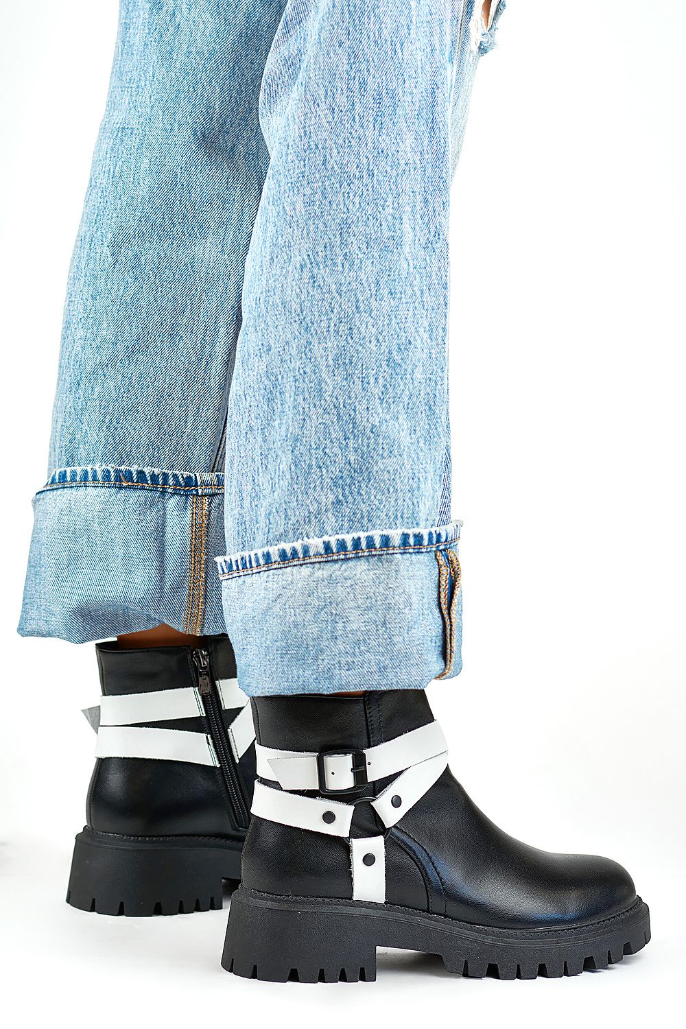 Elegant PRIMO Organic Leather Boots, showcasing high-quality organic leather, warm fur lining, and a fashionable 4.5cm heel for a luxurious look.